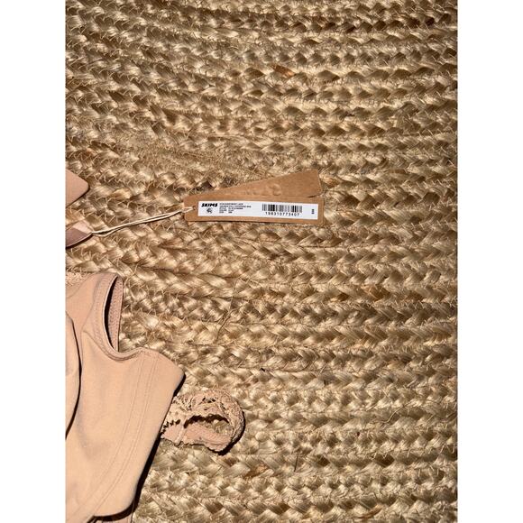 Skims unlined full coverage bra in clay size 38B - NEW - Picture 3 of 3